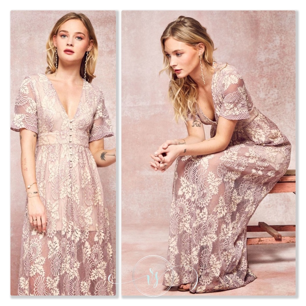🆕 Floral Lace Maxi Dress